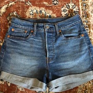 Levi’s Cuff High-Waisted Shorts